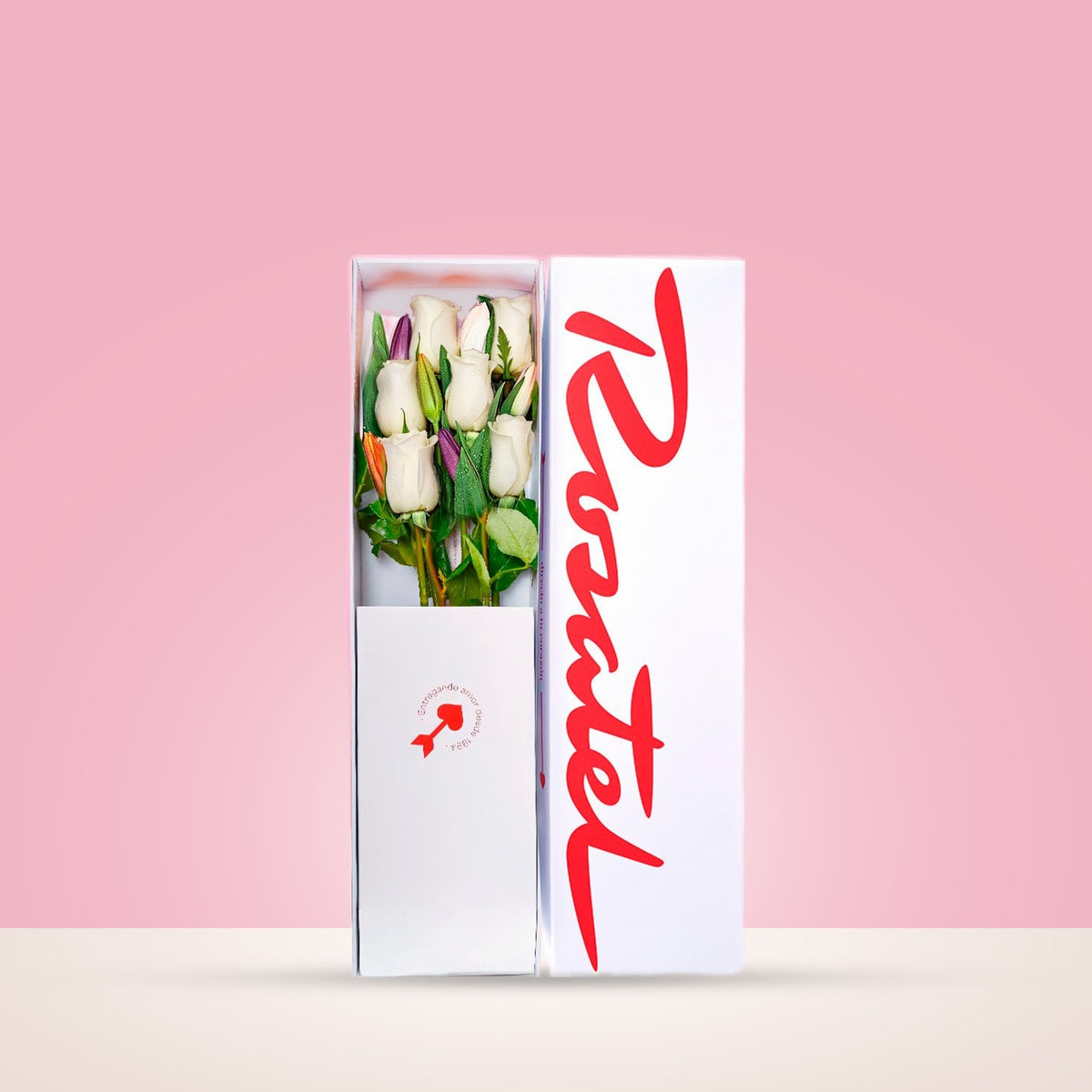 Caja blanca mediana Rosatel con 6 rosas y 6 tulipanes, rosas blancas