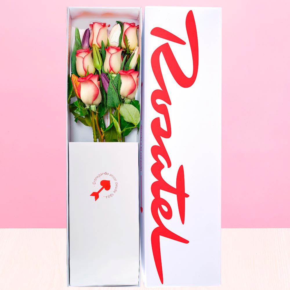Caja blanca mediana Rosatel con 6 rosas y 6 tulipanes, rosas blush
