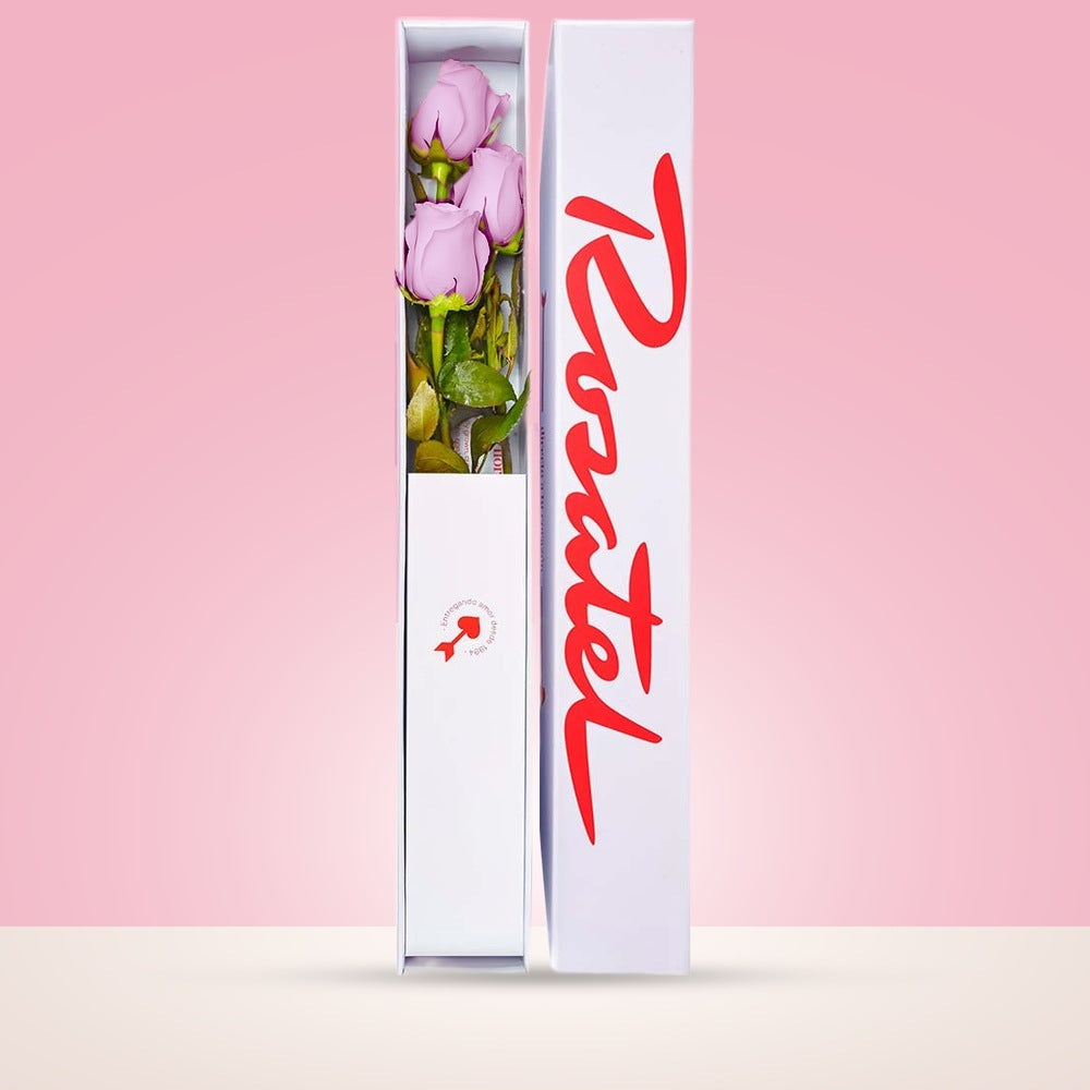 Caja Blanca Pequeña con 3 Rosas Lila