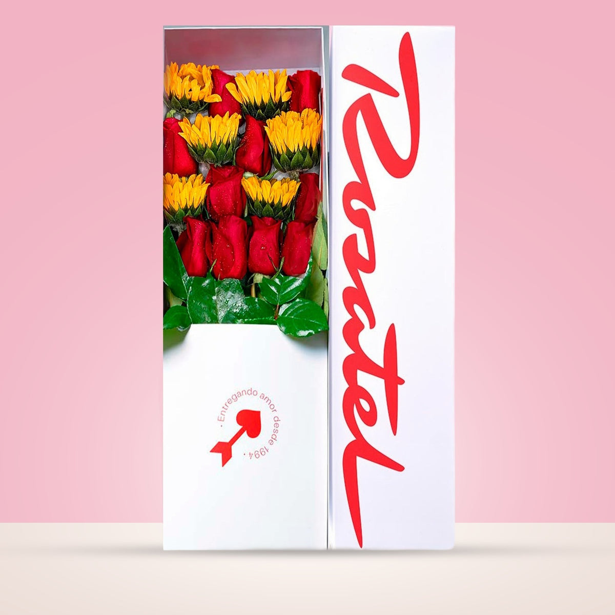 Caja blanca grande Rosatel con 10 rosas y girasoles, rosas rojas