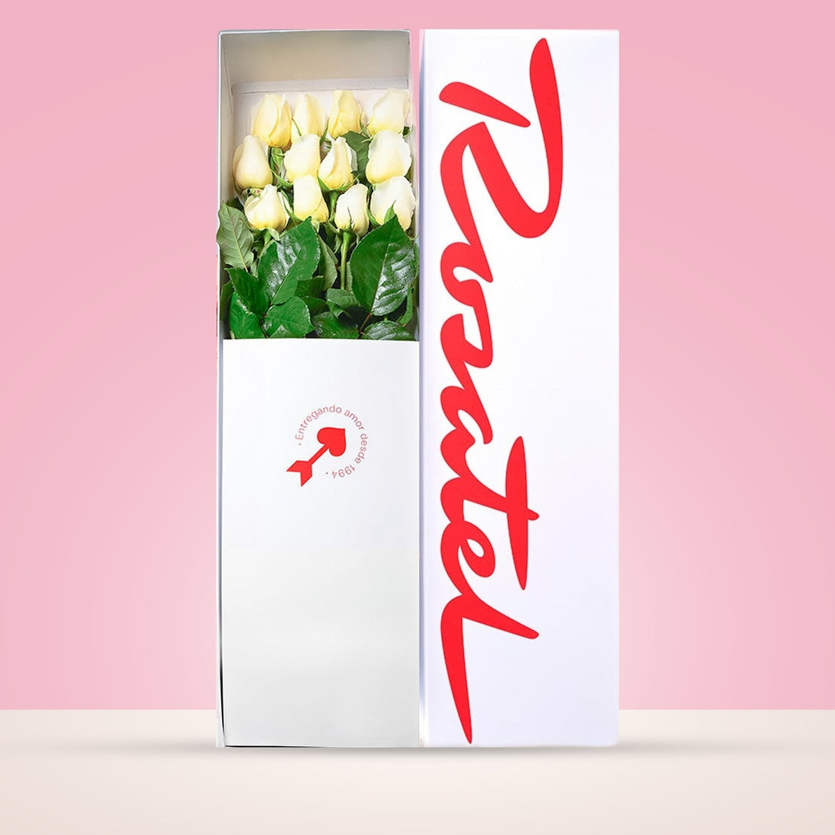 Caja blanca Rosatel con 12 rosas blancas