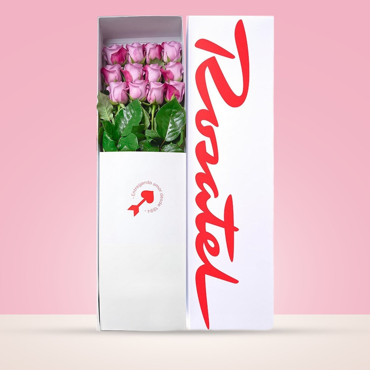 Caja blanca Rosatel con 12 rosas lila