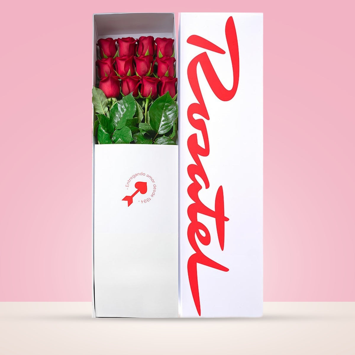 Caja blanca Rosatel con 12 rosas rojas