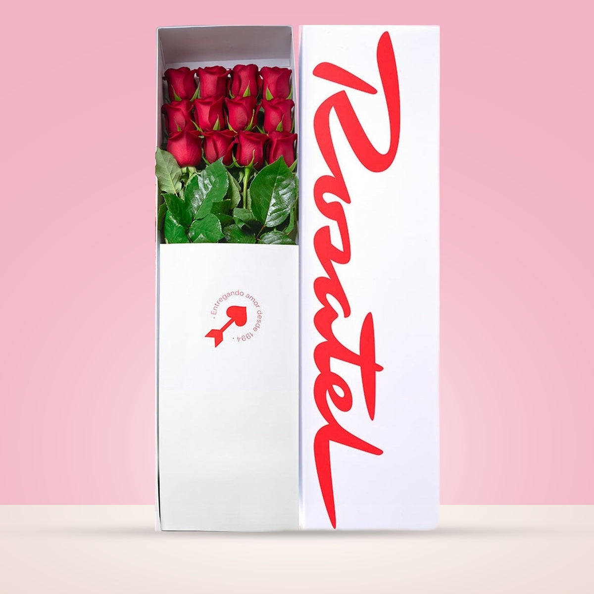 Caja blanca Rosatel con 12 rosas rojas