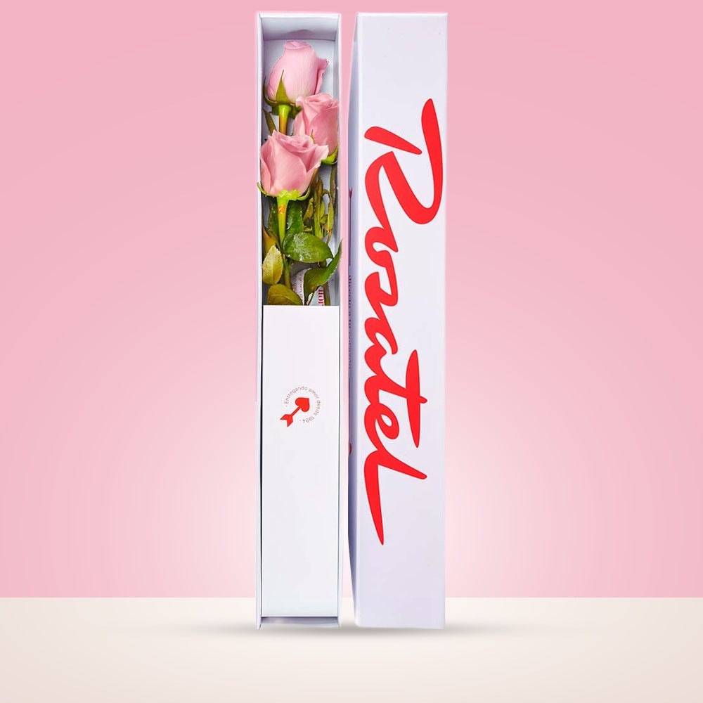 Caja Blanca Pequeña con 3 Rosas Rosada
