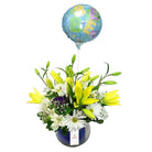 Arreglo flores,  lilium y globo niño