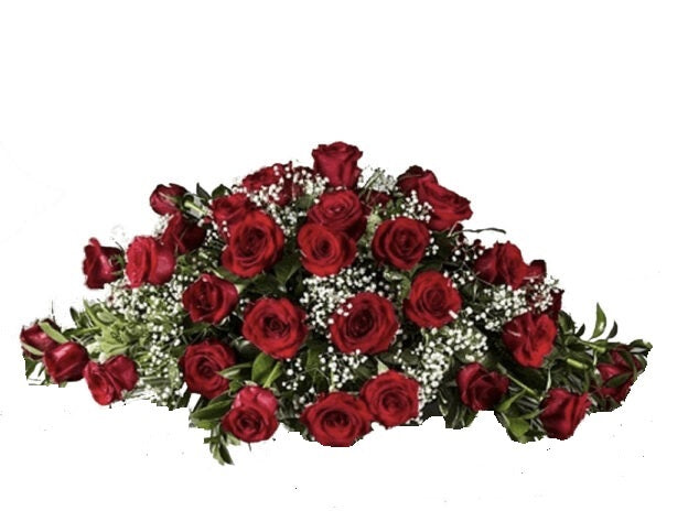 Arreglo condolencias con 50 rosas rojas