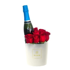 Sombrerera crema mediana con 12 rosas y espumante viñamara brut unique