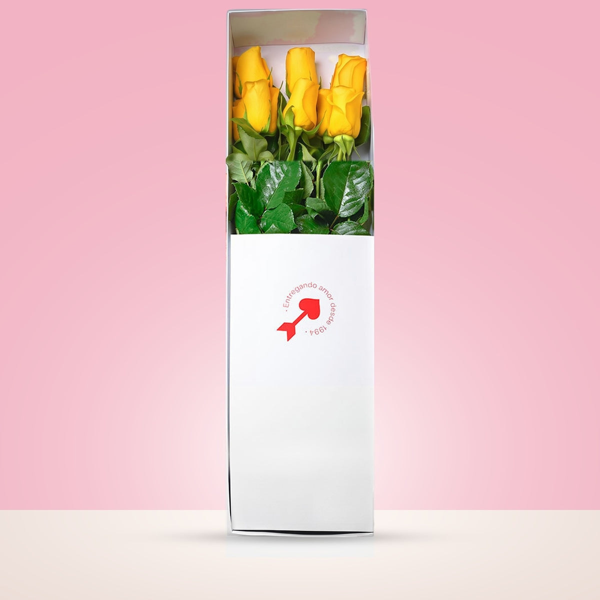 Caja blanca Rosatel con 12 rosas amarillas