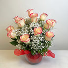 Arreglo de 20 rosas en pecera grande, rosas blush (crema con borde rojo)