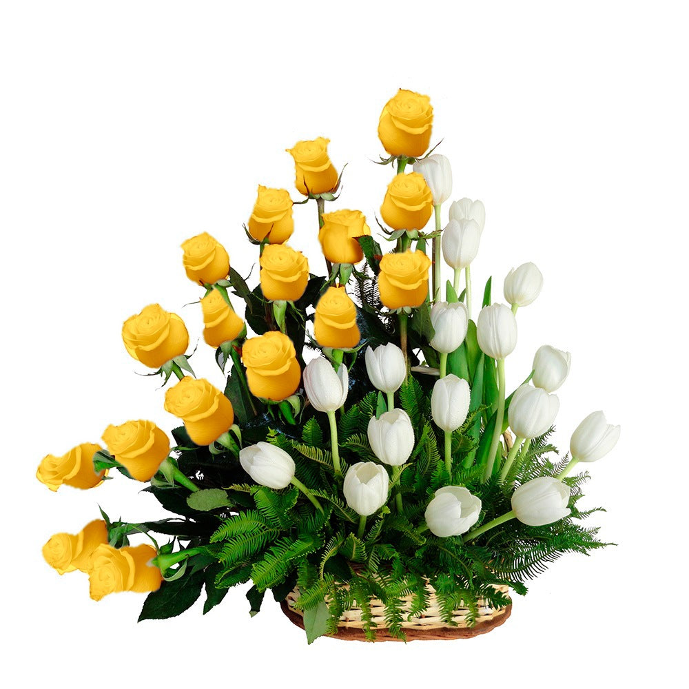 Canasta con 17 rosas y 17 tulipanes variados, rosas amarillas