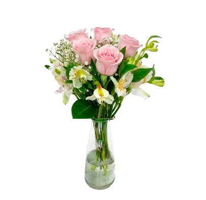 Arreglo con 5 rosas y astromelias en florero gélida, rosas rosadas