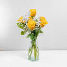Arreglo con 6 rosas en florero modelo gélida, rosas amarillas