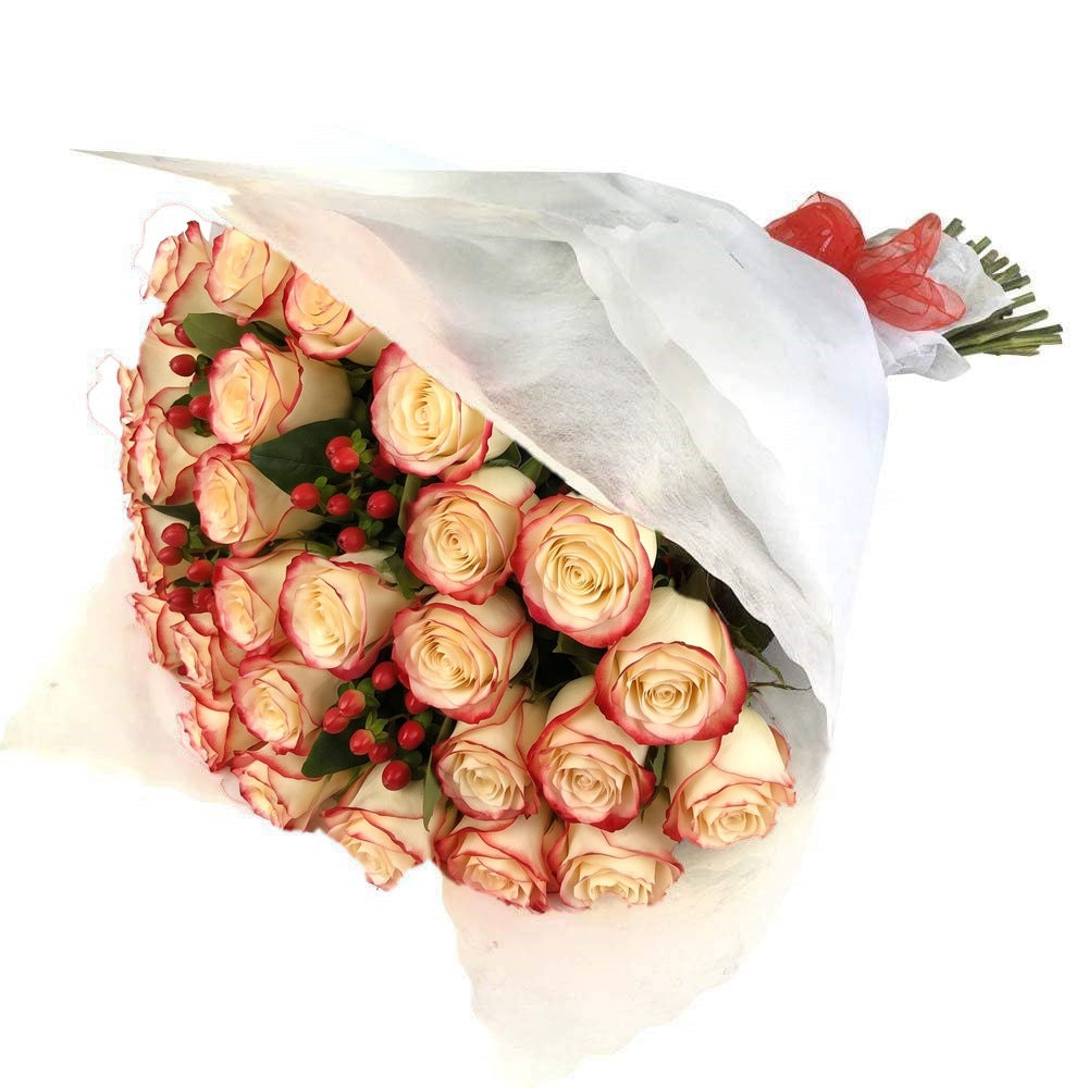 Ramo con 40 rosas, rosas blush (crema con borde rojo)