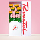 Caja blanca grande Rosatel con 10 rosas y girasoles, rosas rosadas
