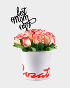 Sombrerera blanca mediana con 10 rosas y varilla Best Mom Ever, rosas blush (crema con borde rojo)