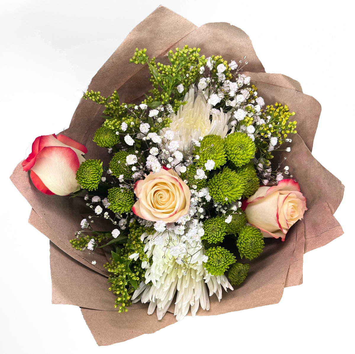 Ramo rústico con 3 rosas y flores variadas, rosas blush (crema con borde rojo)