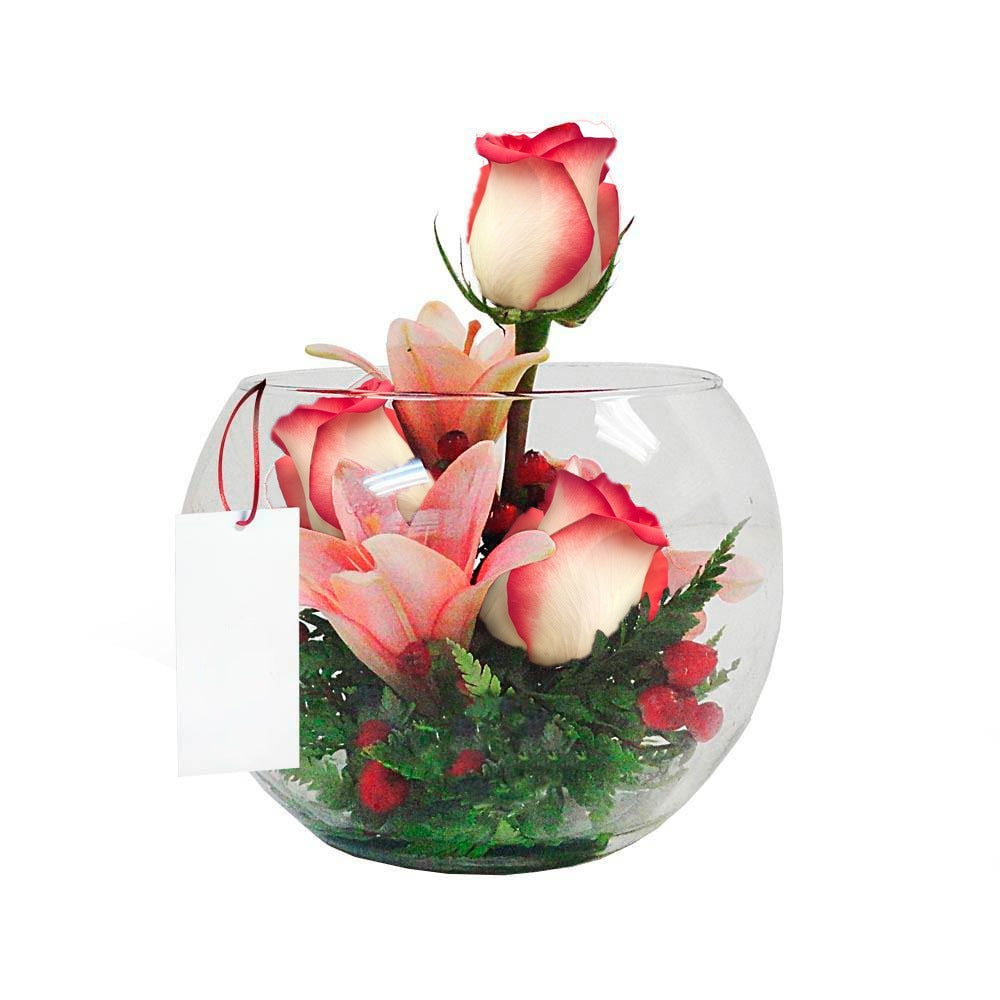 Arreglo con 3 rosas y lilium en pecera grande, rosas blush (crema con borde rojo)