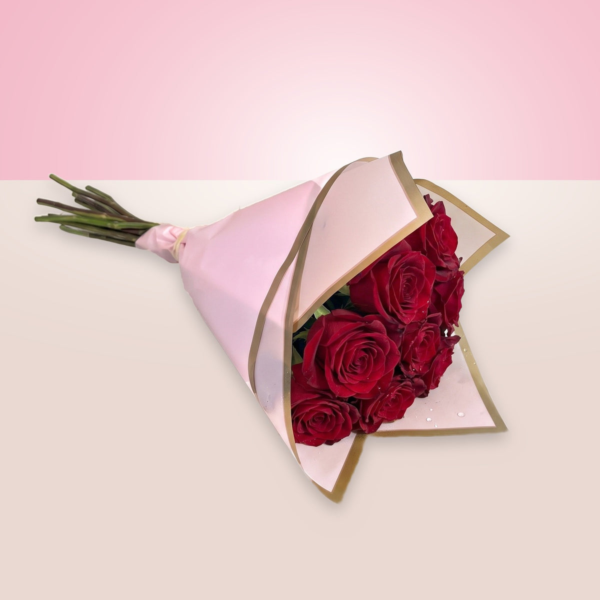 Ramo con 10 rosas rojas en papel coreano