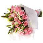 Ramo con 36 rosas y 10 liliums, rosas rosadas