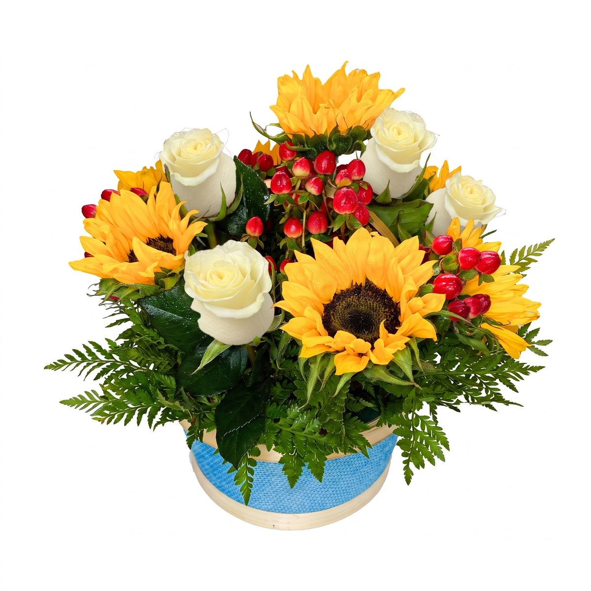 Canasta con 6 rosas, 6 girasoles e hiperycum, rosas blancas