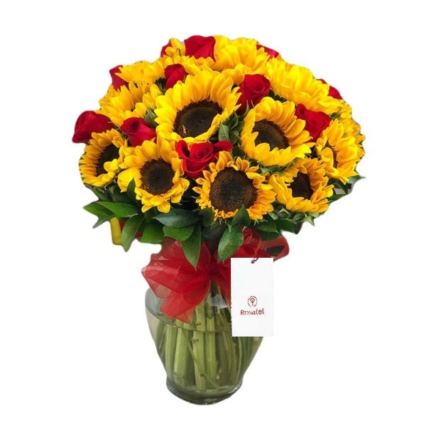 Arreglo con 15 rosas y girasoles