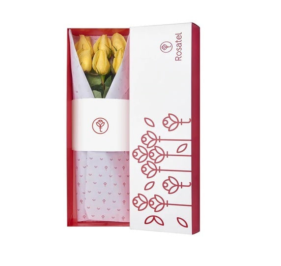 Caja blanca con 6 rosas amarillas