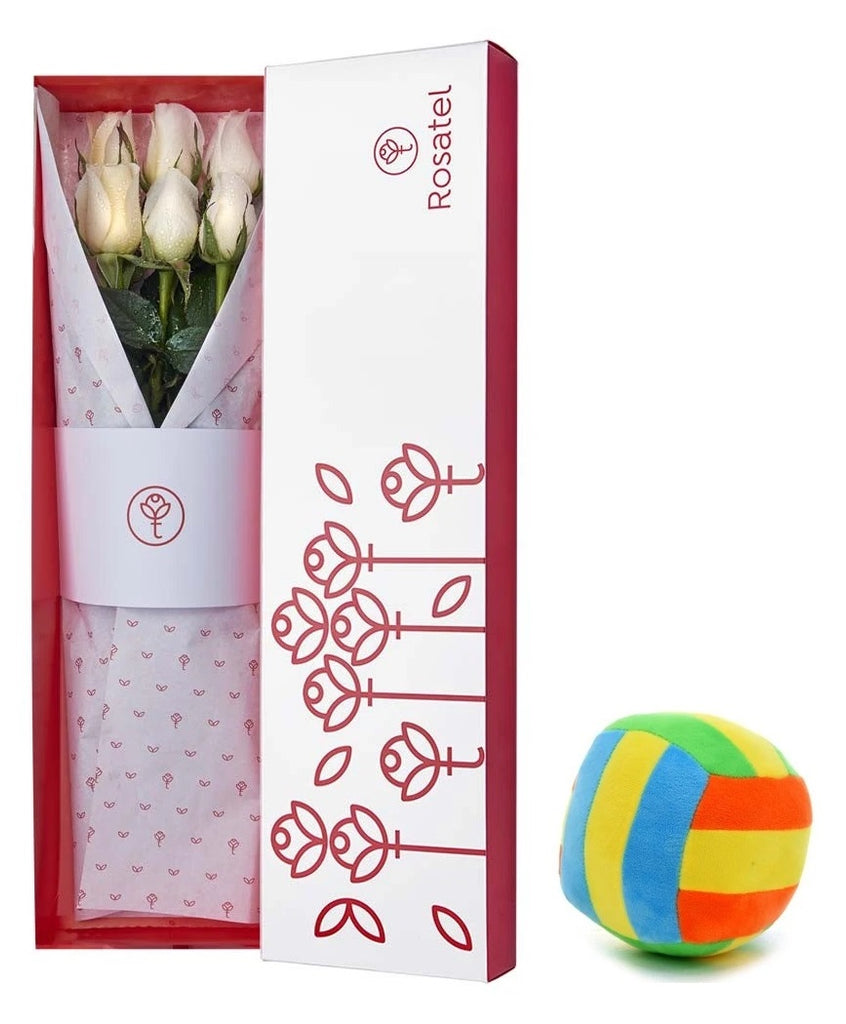 Caja blanca 6 rosas blancas y pelota sonajera