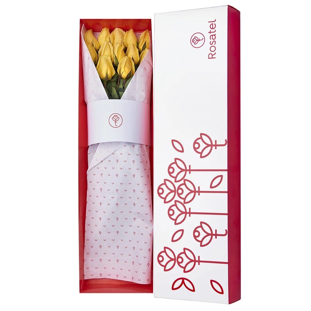 Caja blanca con 12 rosas amarillas