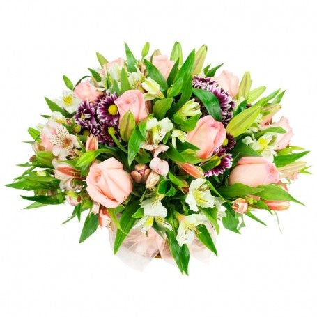 Canasta 12 rosas y flores variadas
