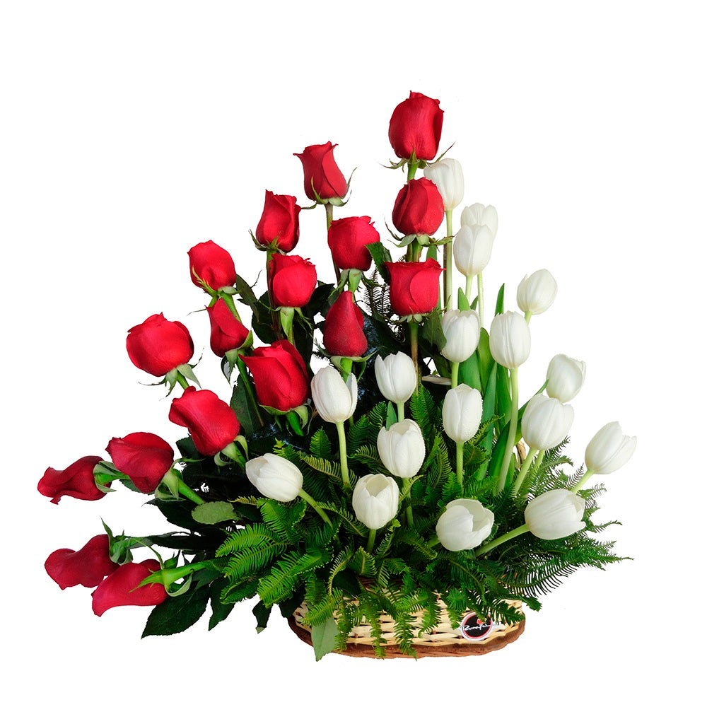 Canasta 17 rosas y tulipanes