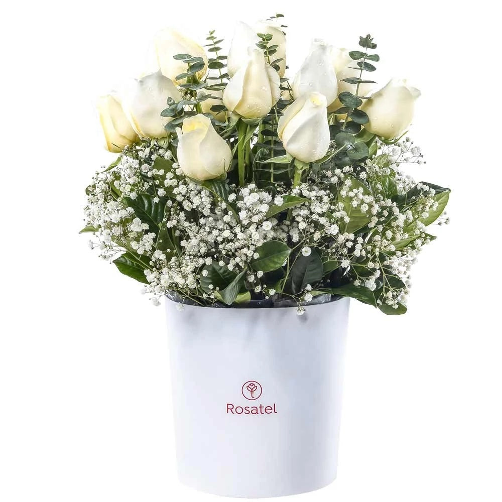 Sombrerera blanca grande 15 rosas blancas y gypsofilia