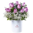 Sombrerera blanca grande 15 rosas lilas y gypsofilia