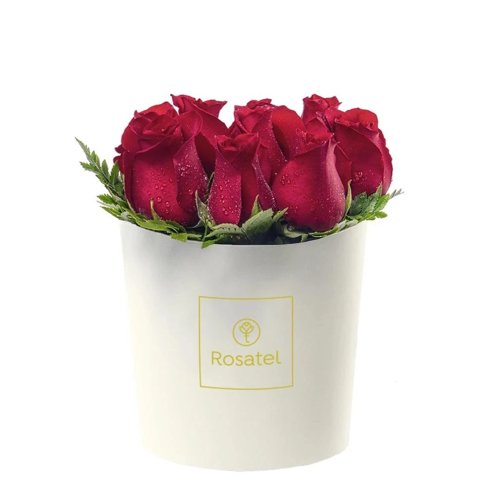 Sombrerera crema mediana con 9 rosas