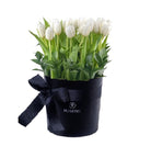 sombrerera negra con 25 tulipanes