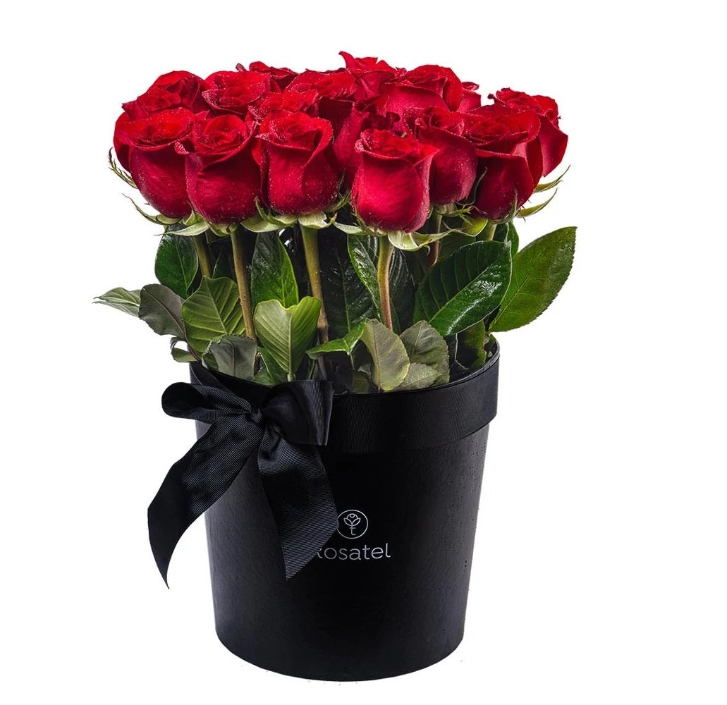 Sombrerera negra grande con 25 rosas